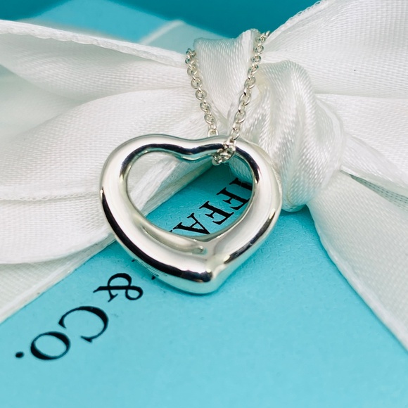 TIFFANY & Co Open Heart Necklace 16mm  925 Elsa Peretti 16" NICE w/box MSRP $525 - Picture 3 of 8